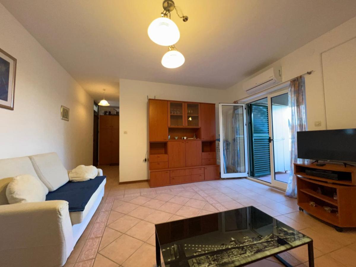 Apartment Luka Новалья Экстерьер фото