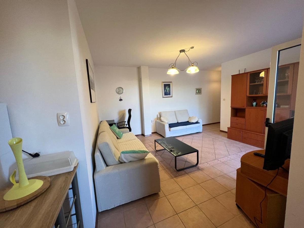 Apartment Luka Новалья Экстерьер фото